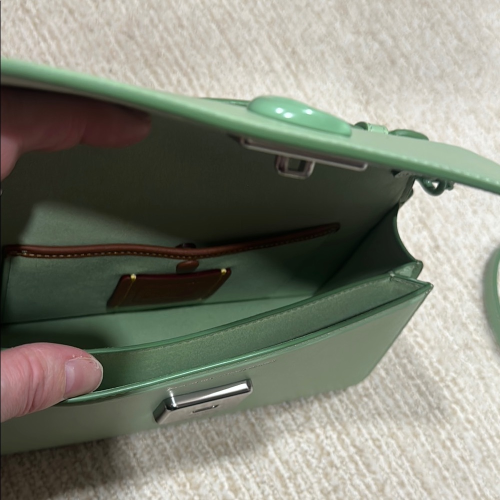 Coach Juno Crossbody in Glovetan leather and color Pale Pistacio - Picture 9 of 15